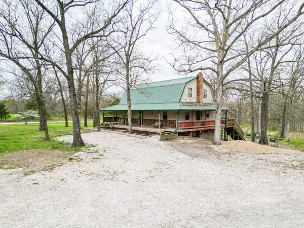 2825 County road 2965, Clark, MO 65243
