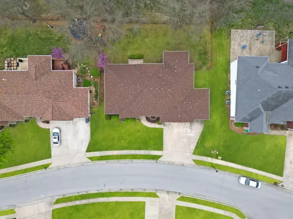 Ashland, MO 65010,402 Redwing DR