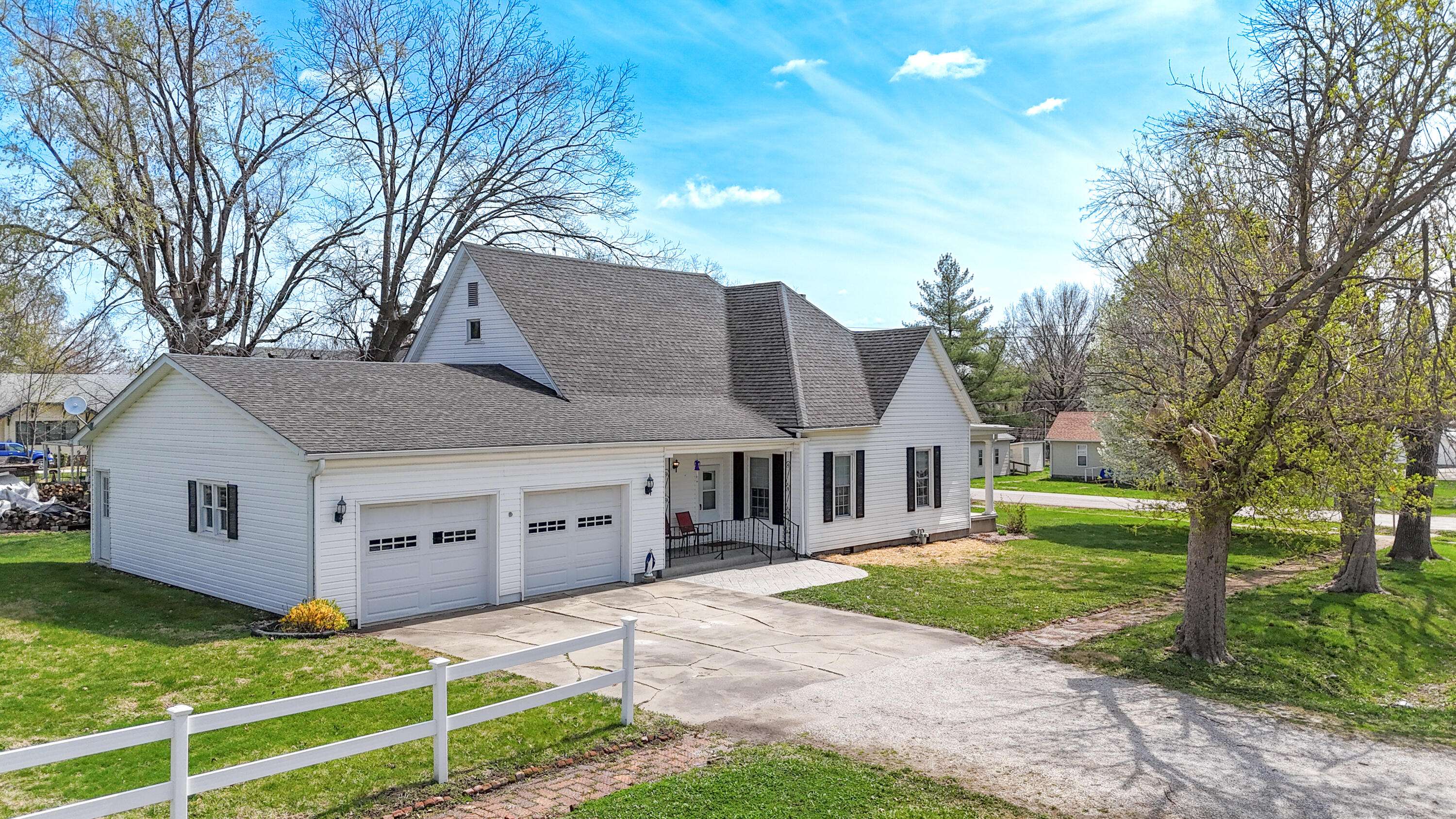 302 E 3rd ST, Salisbury, MO 65281
