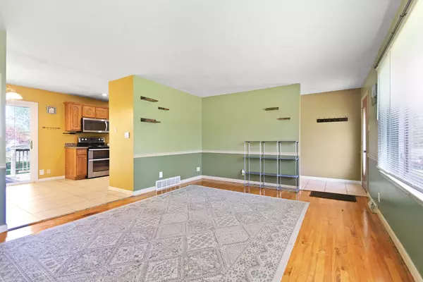 Moberly, MO 65270,527 Woodland AVE