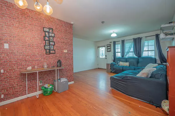 Moberly, MO 65270,605 Shumate AVE