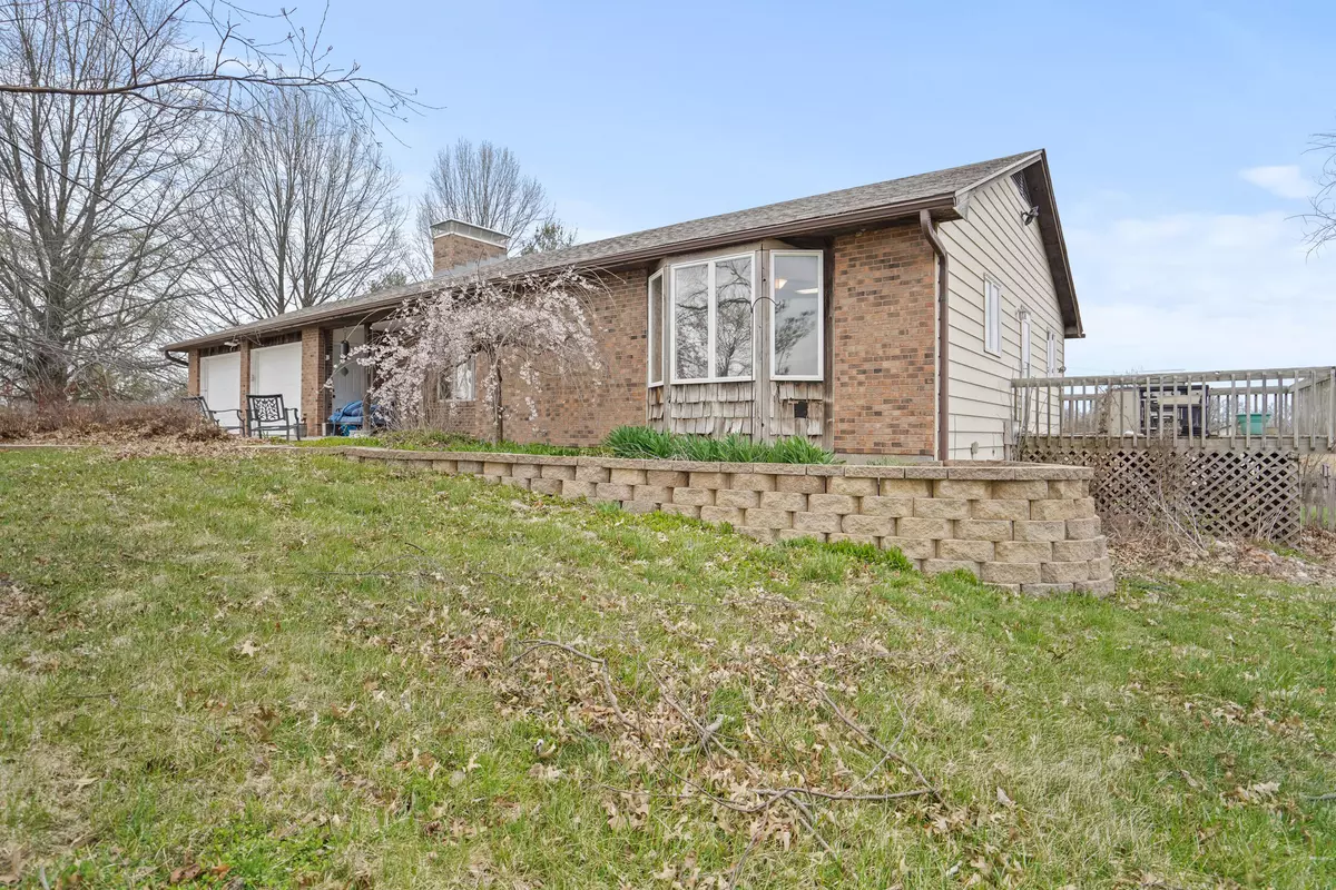 Columbia, MO 65201,8851 E Highway ab