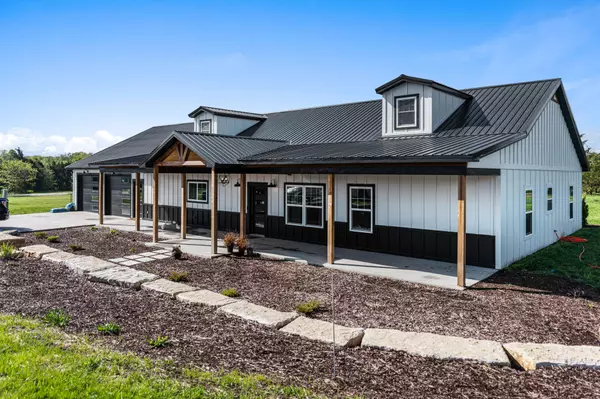 8430 Southfork LN, New Bloomfield, MO 65063