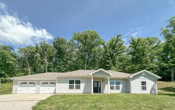 4718 Corvette LN, Henley, MO 65040
