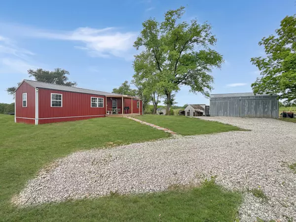 9961 County road 373, New Bloomfield, MO 65063
