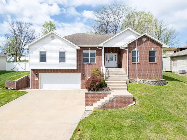 2414 Camzie DR, Jefferson City, MO 65101