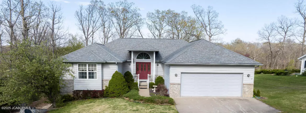 Laurie, MO 65037,210 Bogey LN