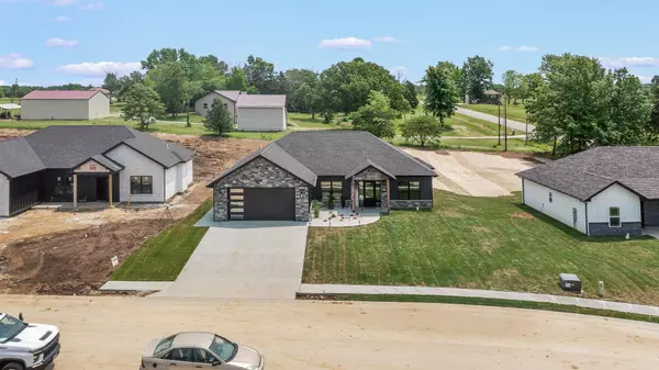 Holts Summit, MO 65043,10890 Country aire meadows CT