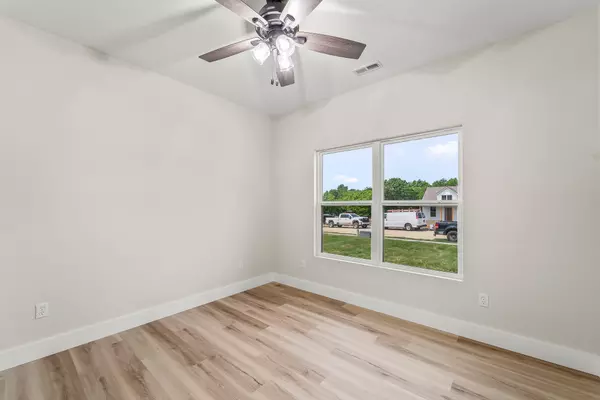 Holts Summit, MO 65043,10890 Country aire meadows CT