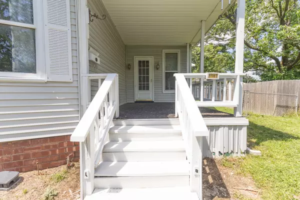 Moberly, MO 65270,1107 Bond ST