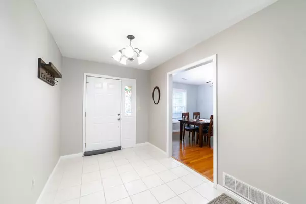 Columbia, MO 65203,2020 Martinshire DR