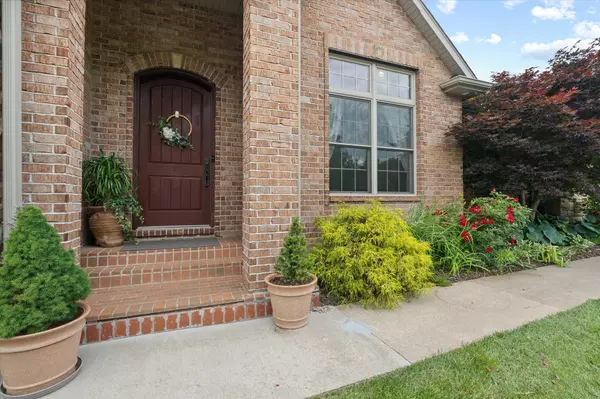 902 Nob hill RD, Jefferson City, MO 65109