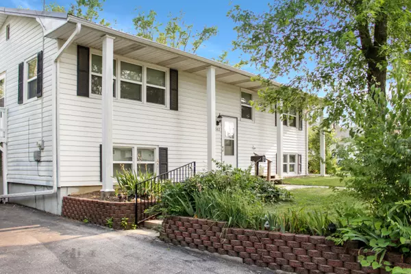 1302 Bradley LN, Fulton, MO 65251