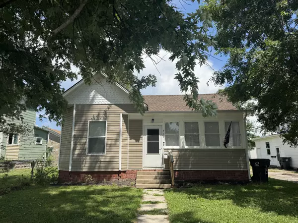 Moberly, MO 65270,514 S Clark ST