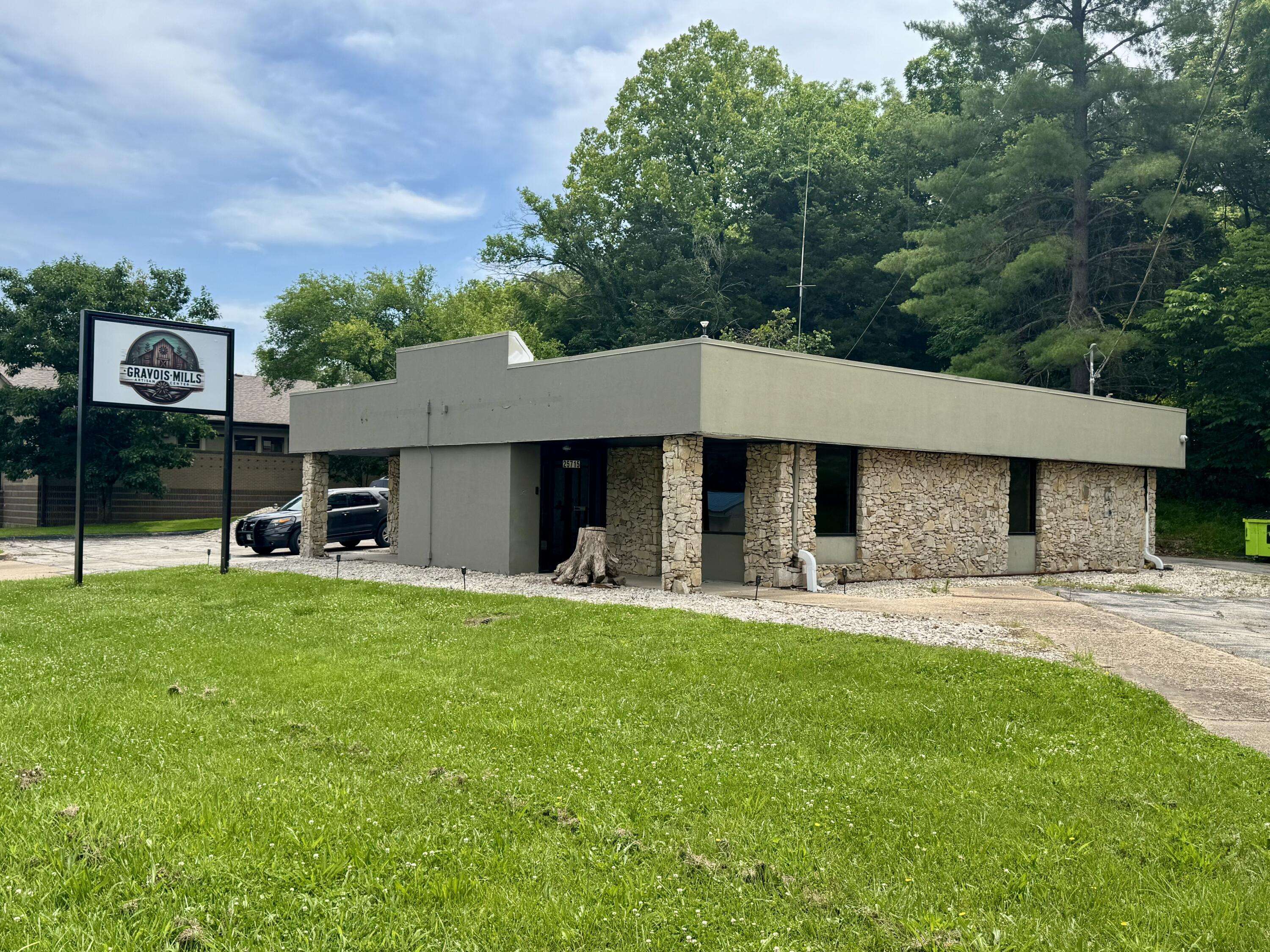 25715 5 hwy, Gravois Mills, MO 65037