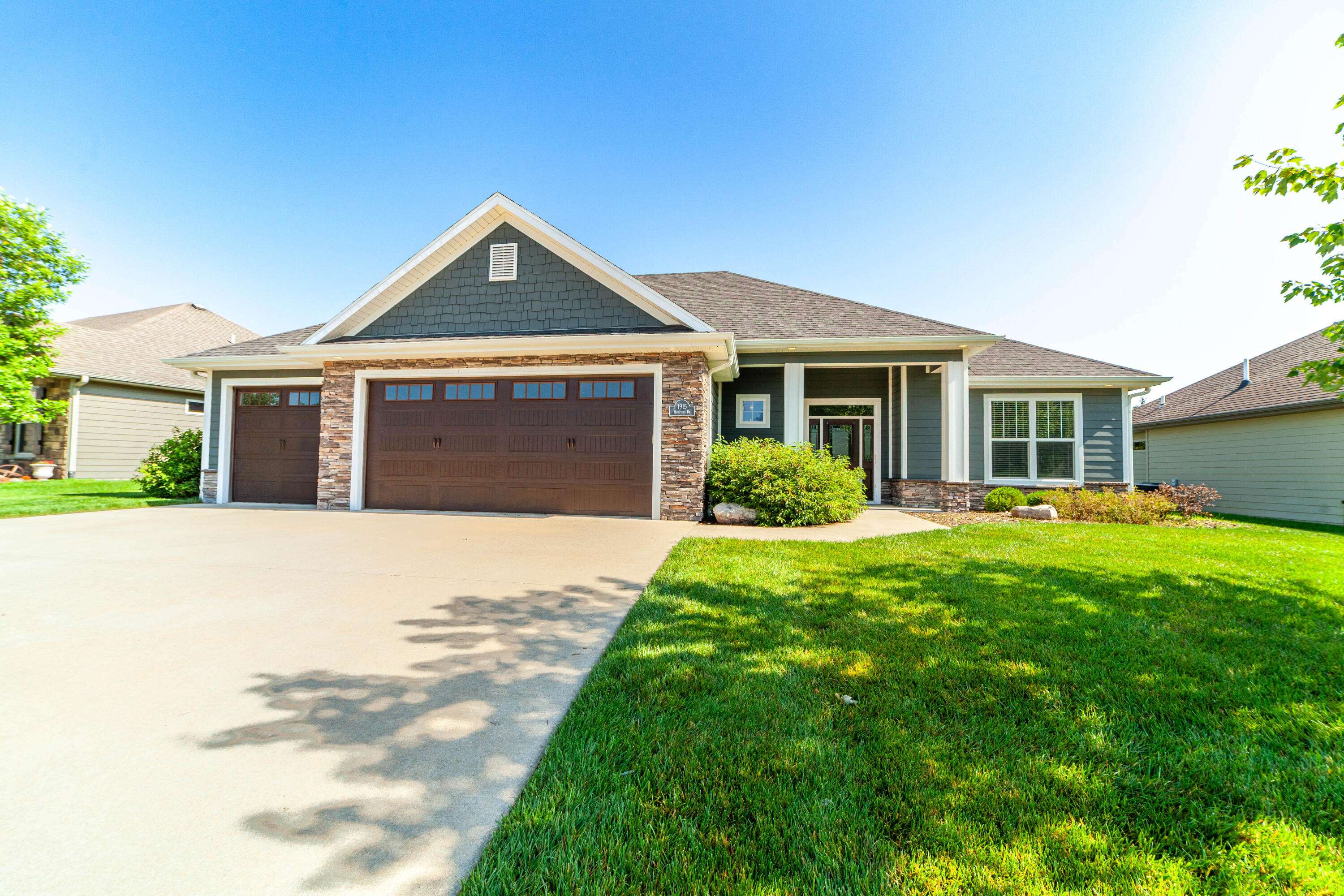 1915 Muirfield DR, Columbia, MO 65203
