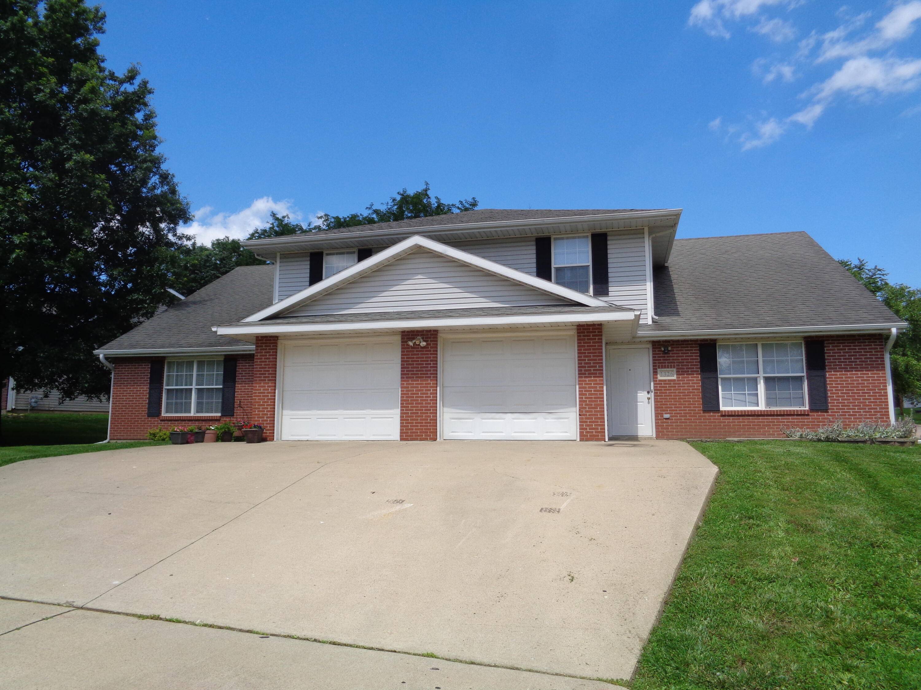 1330-32 N Frideriki, Columbia, MO 65203