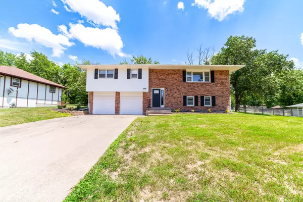 2520 N Lake of the woods RD, Columbia, MO 65202
