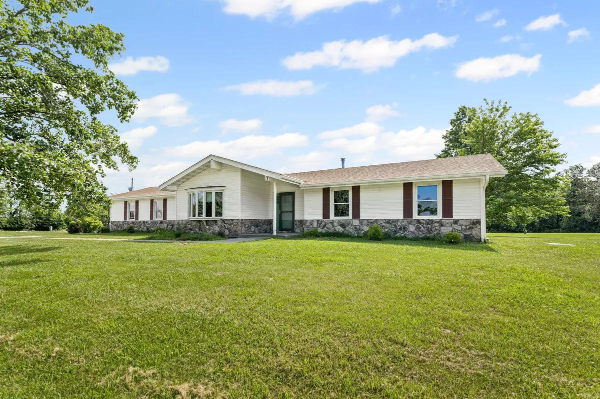 Hallsville, MO 65255,11150 N Rte b