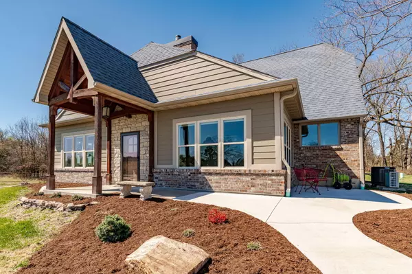 Rocheport, MO 65279,8900 W Graham RD