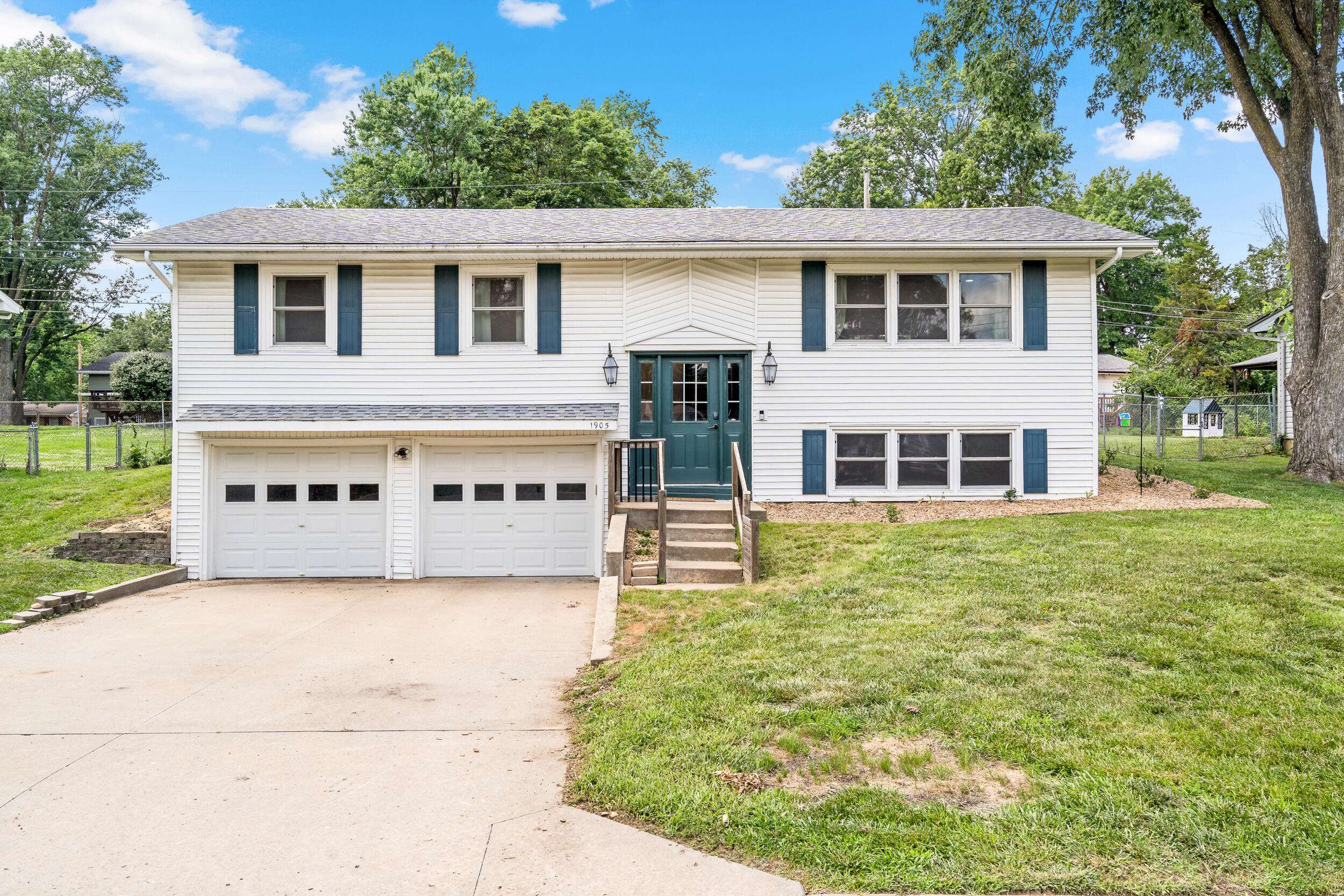 1905 Garden DR, Columbia, MO 65202