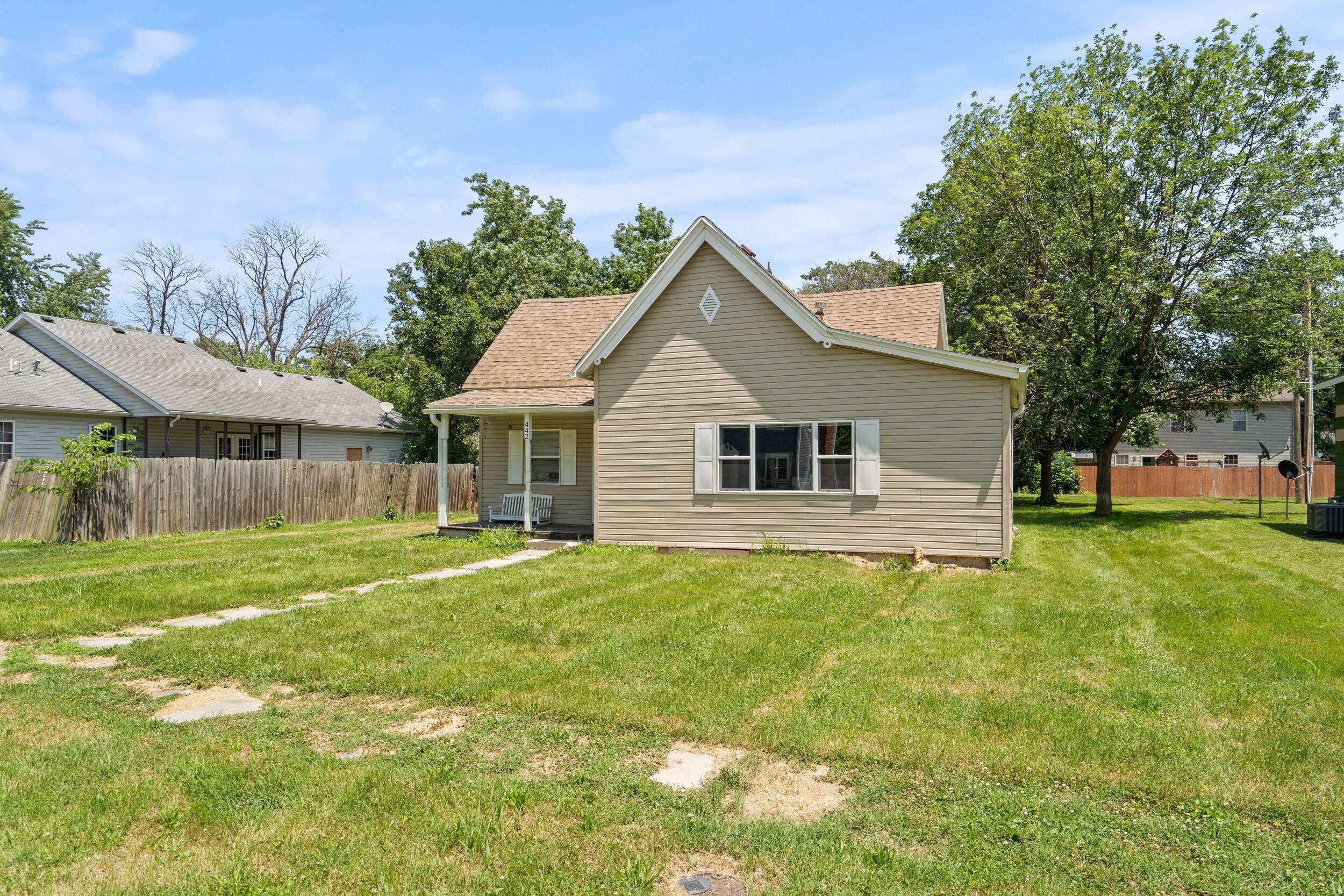 442 S Jenkins ST, Centralia, MO 65240
