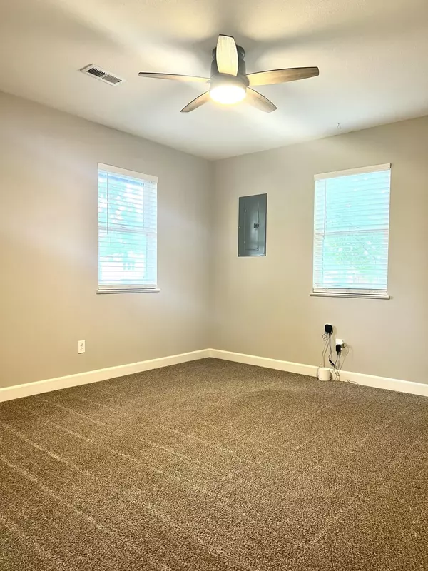 Ashland, MO 65010,104 Norma LN