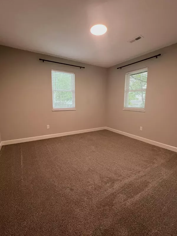 Ashland, MO 65010,104 Norma LN