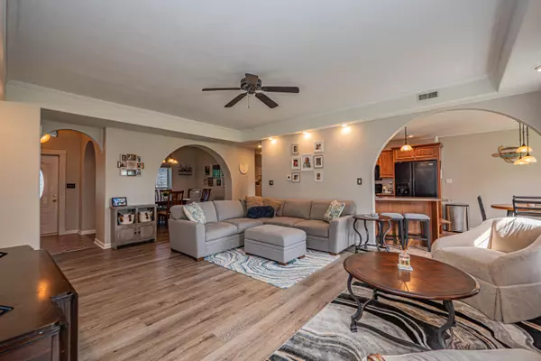 Moberly, MO 65270,828 Mckinsey PL