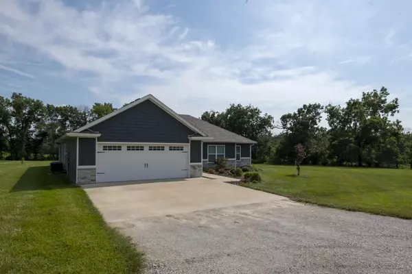 Hallsville, MO 65255,7850 E Mt zion church RD