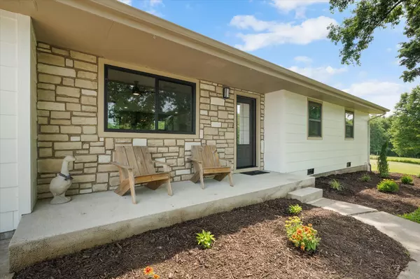 Hallsville, MO 65255,6304 E Ash grove LN