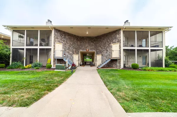 301 Park deville PL #301, Columbia, MO 65203