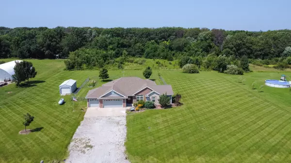 6635 Audrain road 111, Centralia, MO 65240