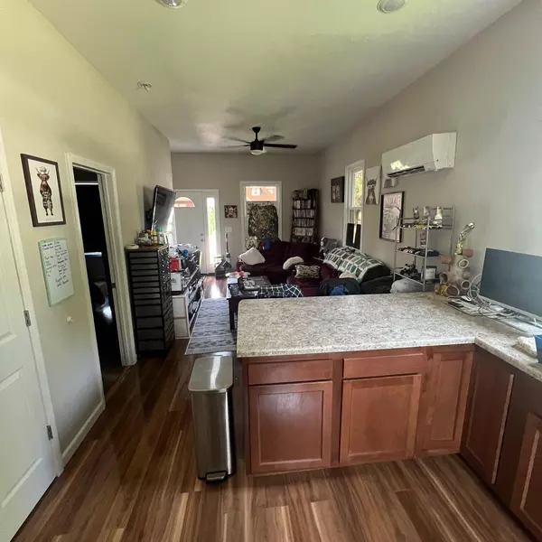 Moberly, MO 65270,320 E Carpenter ST