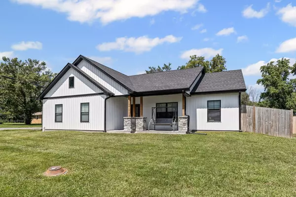 Sturgeon, MO 65284,202 N Fairgrounds RD