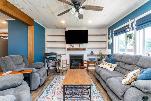 Hallsville, MO 65255,205 Meadow LN