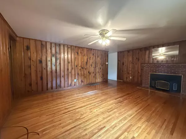 Columbia, MO 65202,2615 NW I 70 DR