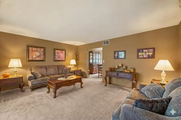 Jefferson City, MO 65109,1423 Satinwood DR