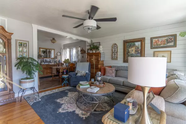 Moberly, MO 65270,417 W Longview