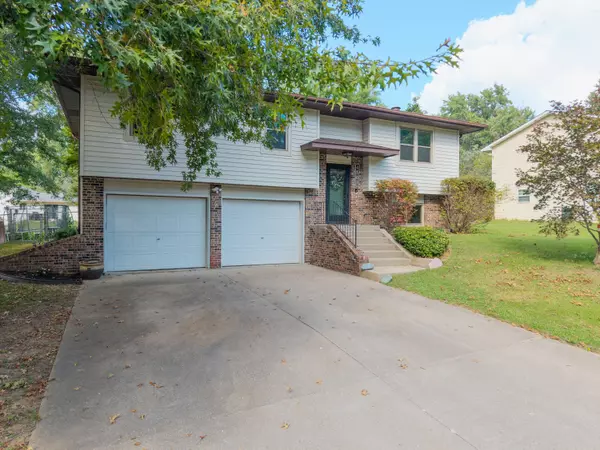 4501 W Bainbridge DR, Columbia, MO 65203