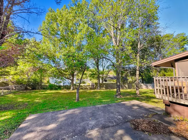 Columbia, MO 65203,2113 Oak cliff DR