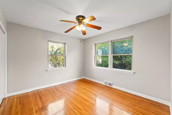 Jefferson City, MO 65109,1418 Sunset lake RD