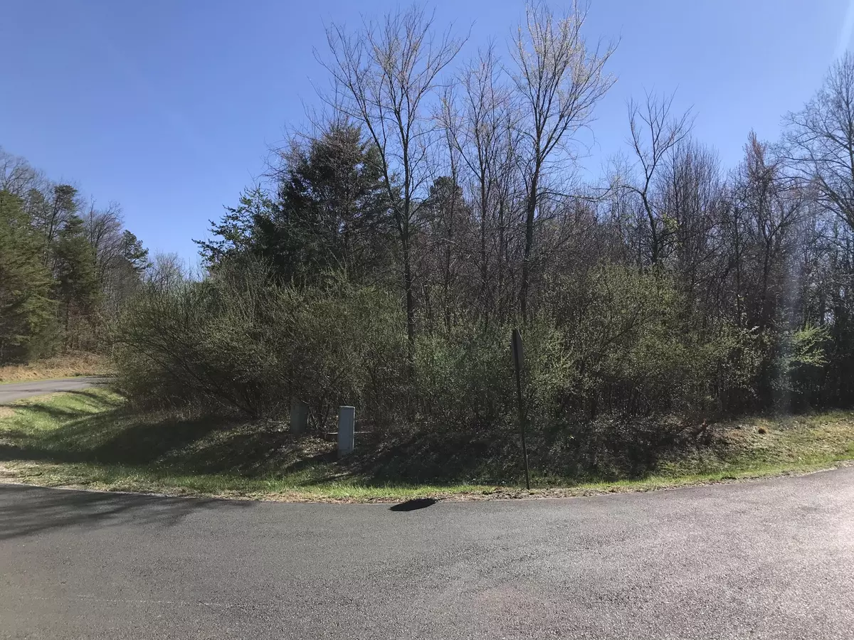 Loudon, TN 37774,300 Oostagala LN