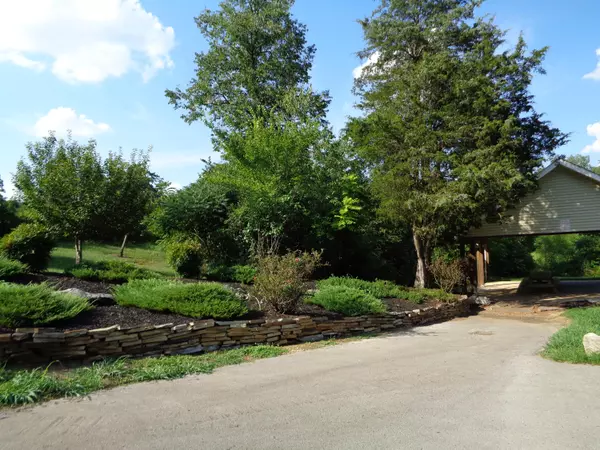 Greenback, TN 37742,1139 Houston Springs Rd