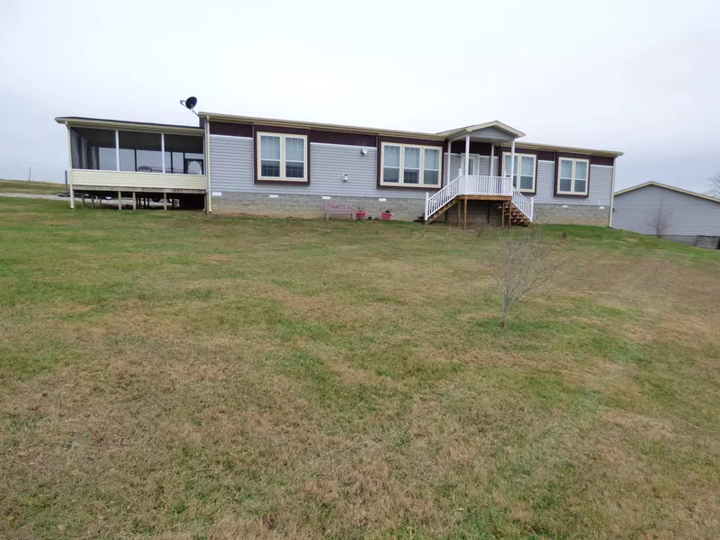 684 Russell Ridge Rd, Crossville, TN 38555