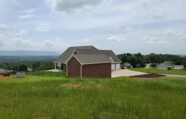 Maryville, TN 37801,1214 Dakota DR