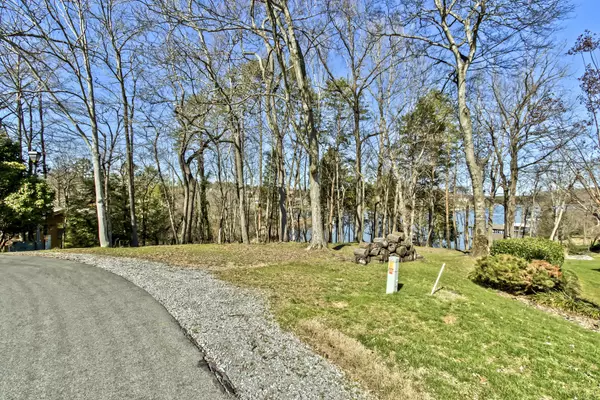 Loudon, TN 37774,117 Oostagala PT