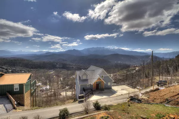 Gatlinburg, TN 37738,663 Kings WAY