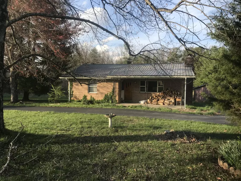 870 Kilby Rd, Clarkrange, TN 38553