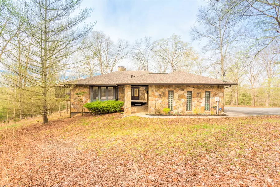 158 Deer Pond CIR, TN 37766